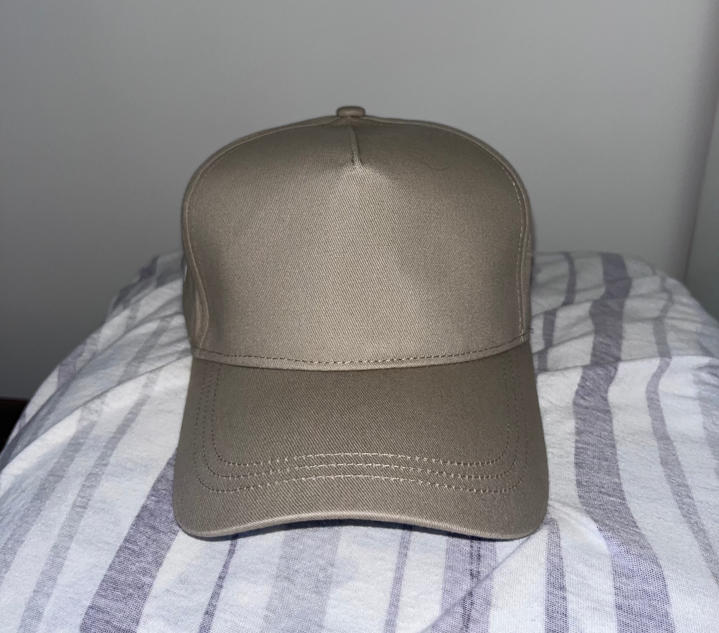 Casquette Croix Brodée Beige